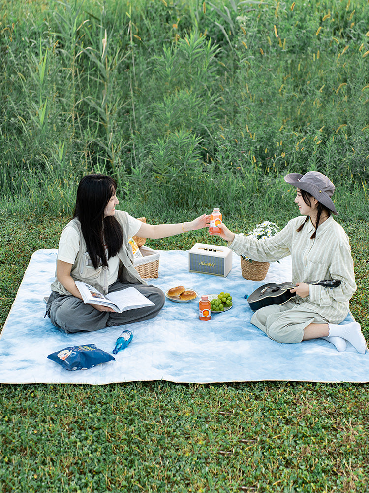 Alocs Camping Sleeping Pad picnic mat lifestyle photo